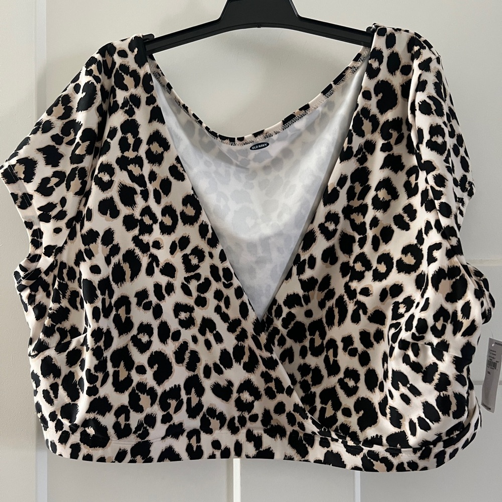 Leopard Print Women's swimsuit Top